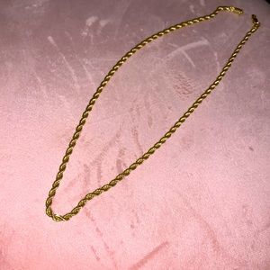 Regular gold chain very stylish (looks very real